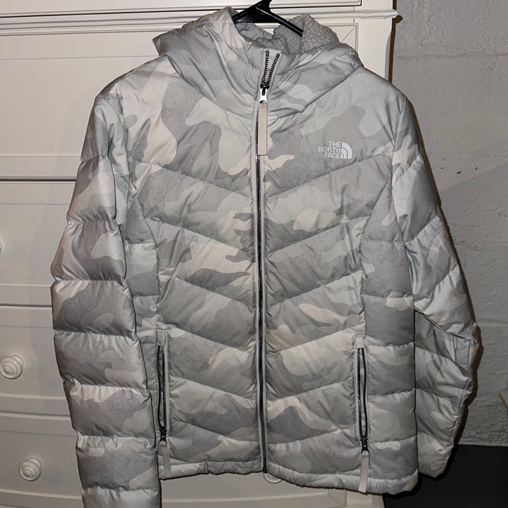 White camo north face sherpa lined puffer